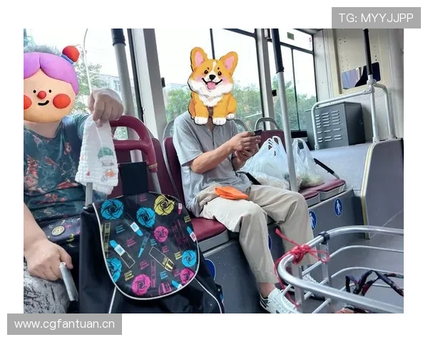 电梯里碰到鲍春来，手拎塑料袋那一刻我差点以为认错了人