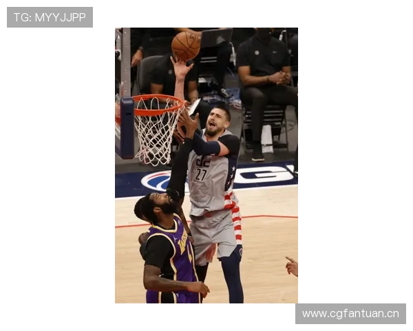 安东尼·戴维斯高位挡拆较上季提升篮下效率